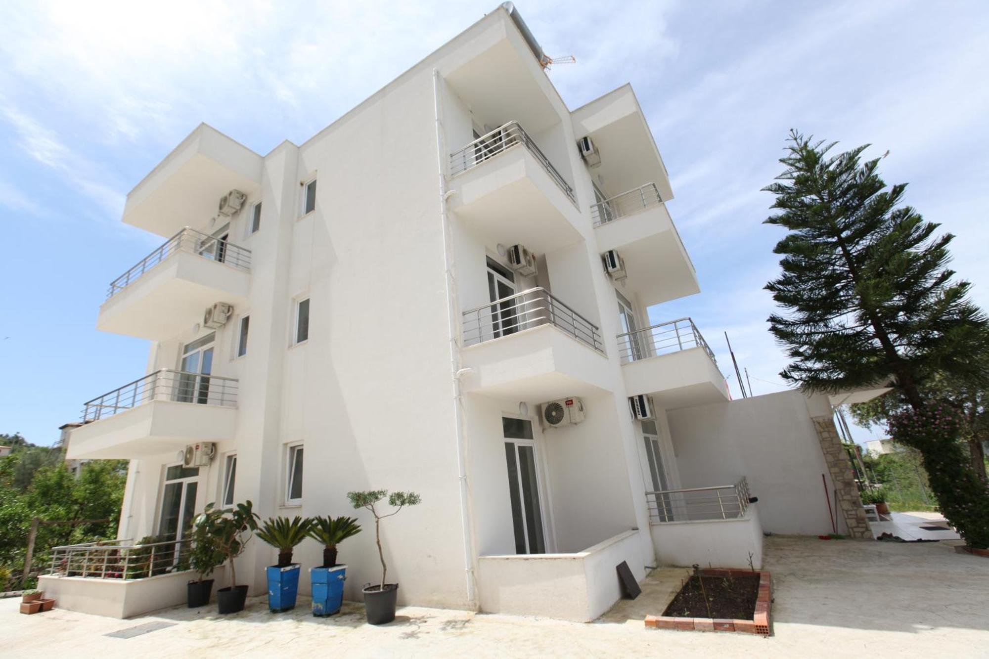 The Sunny Side Apartment Himare Exterior foto