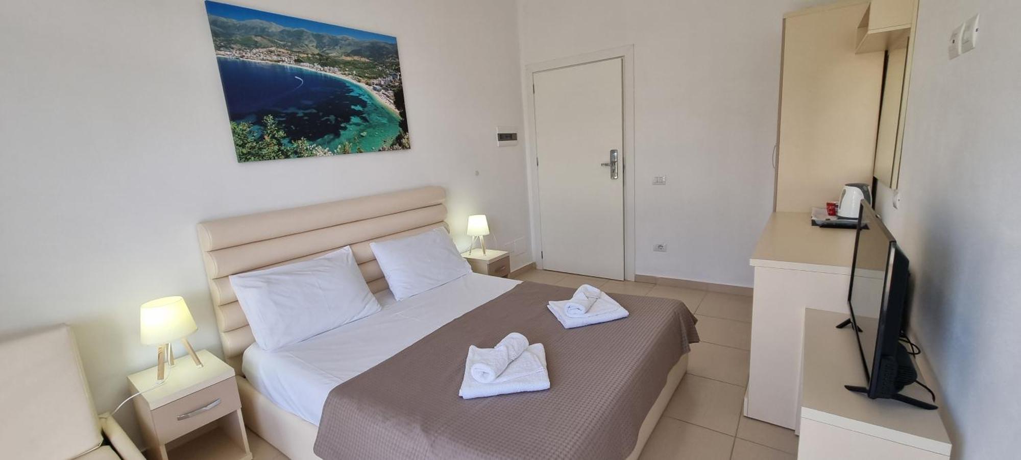 The Sunny Side Apartment Himare Exterior foto
