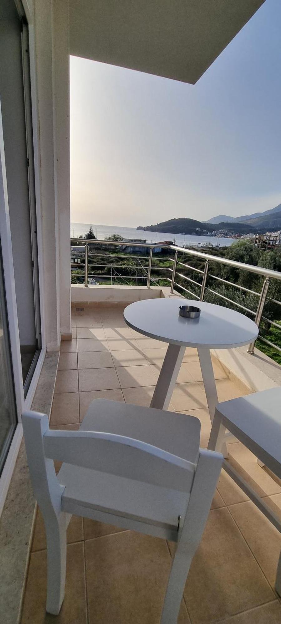 The Sunny Side Apartment Himare Exterior foto