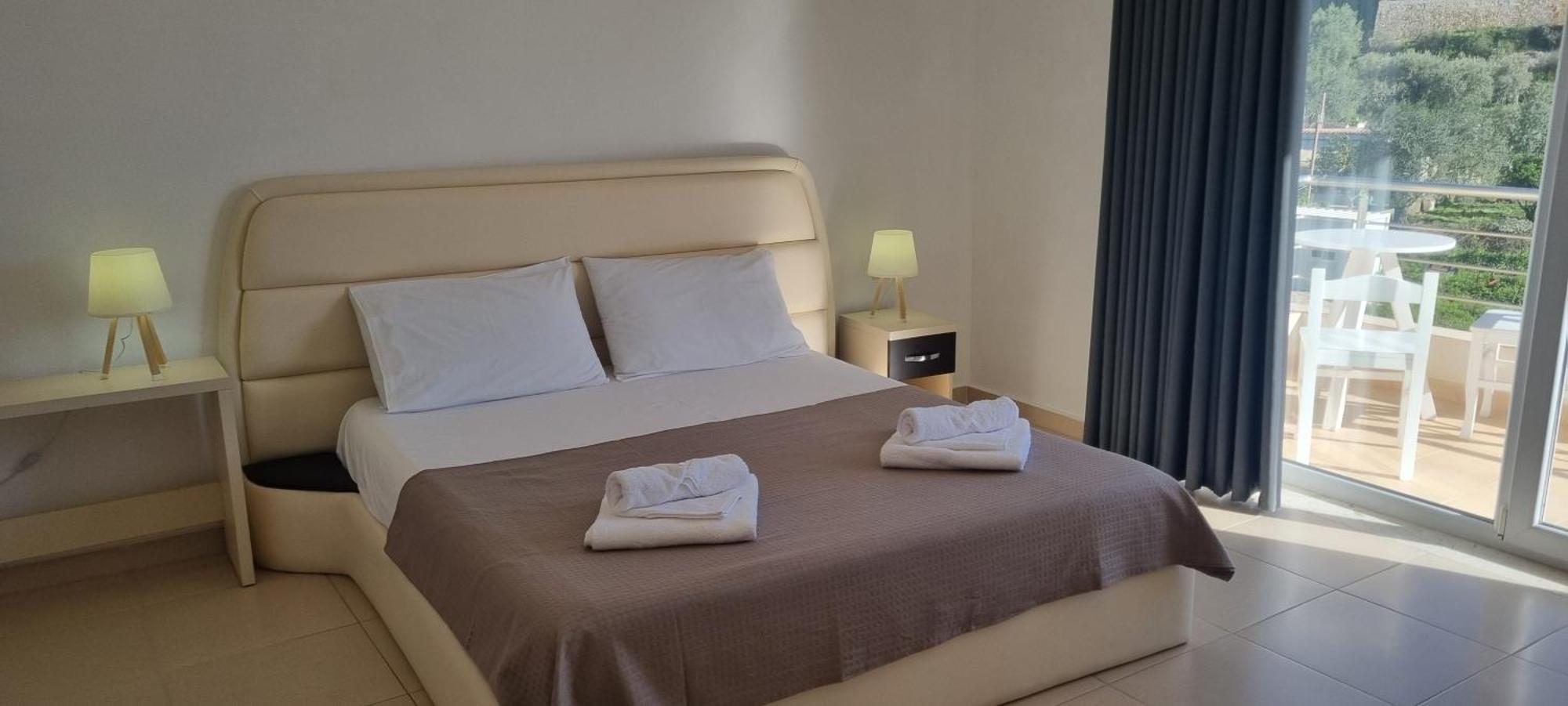 The Sunny Side Apartment Himare Exterior foto