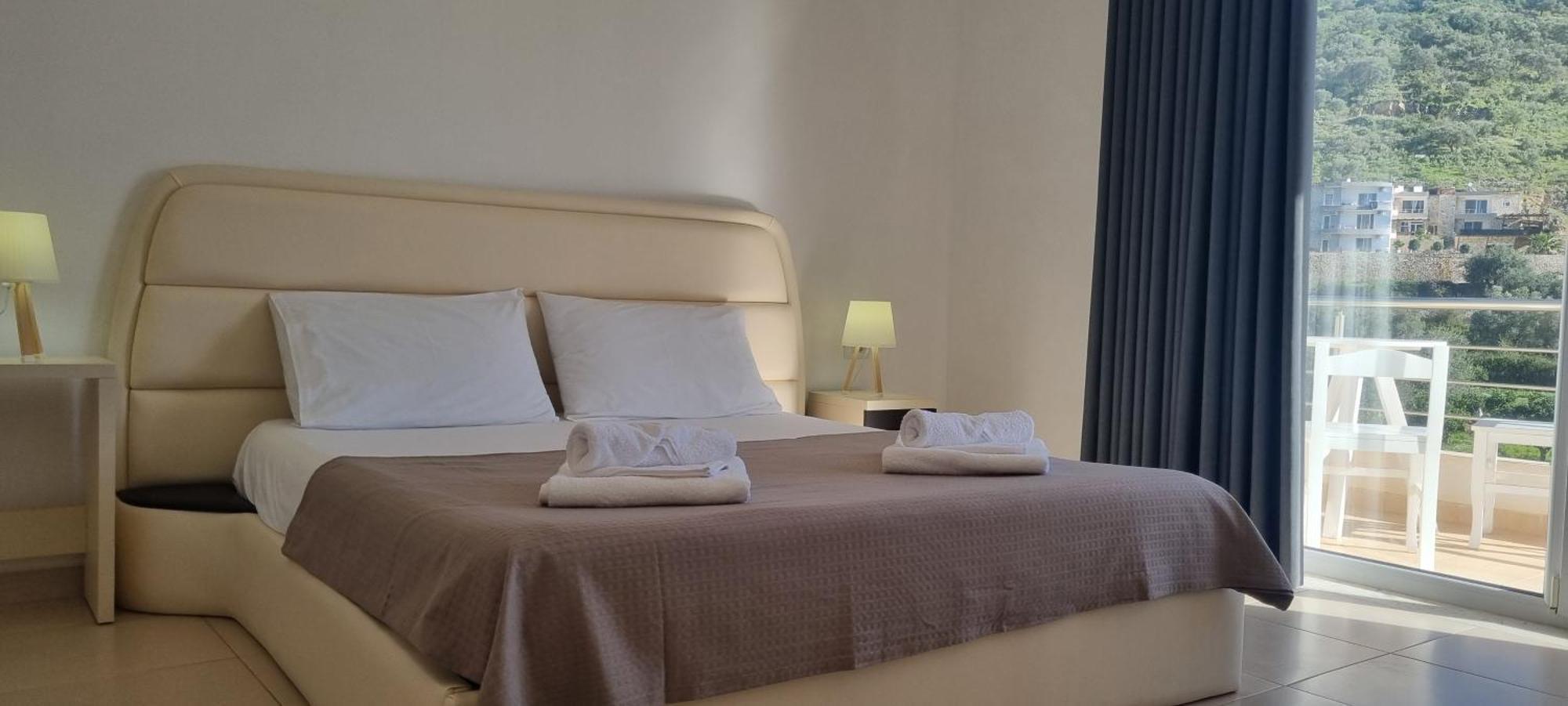 The Sunny Side Apartment Himare Exterior foto