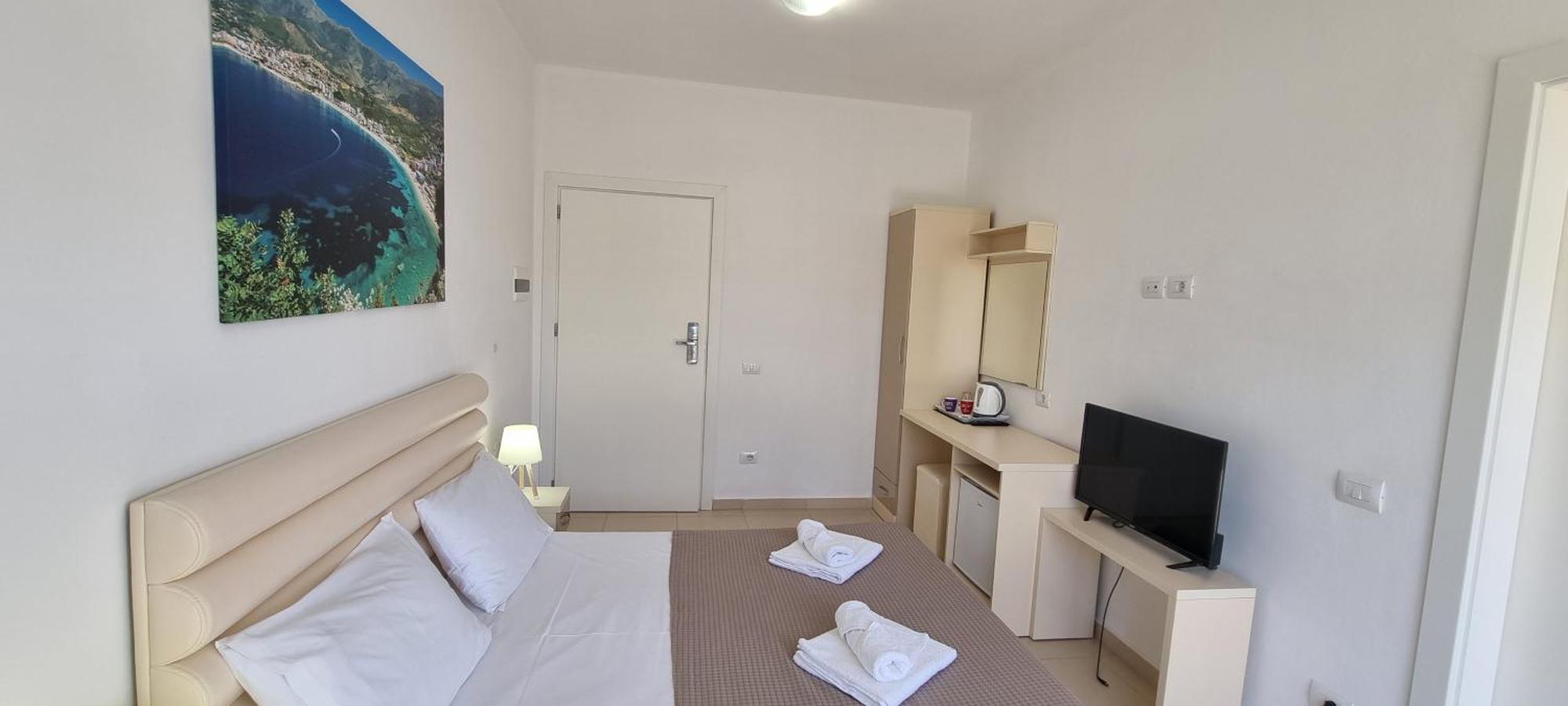 The Sunny Side Apartment Himare Exterior foto