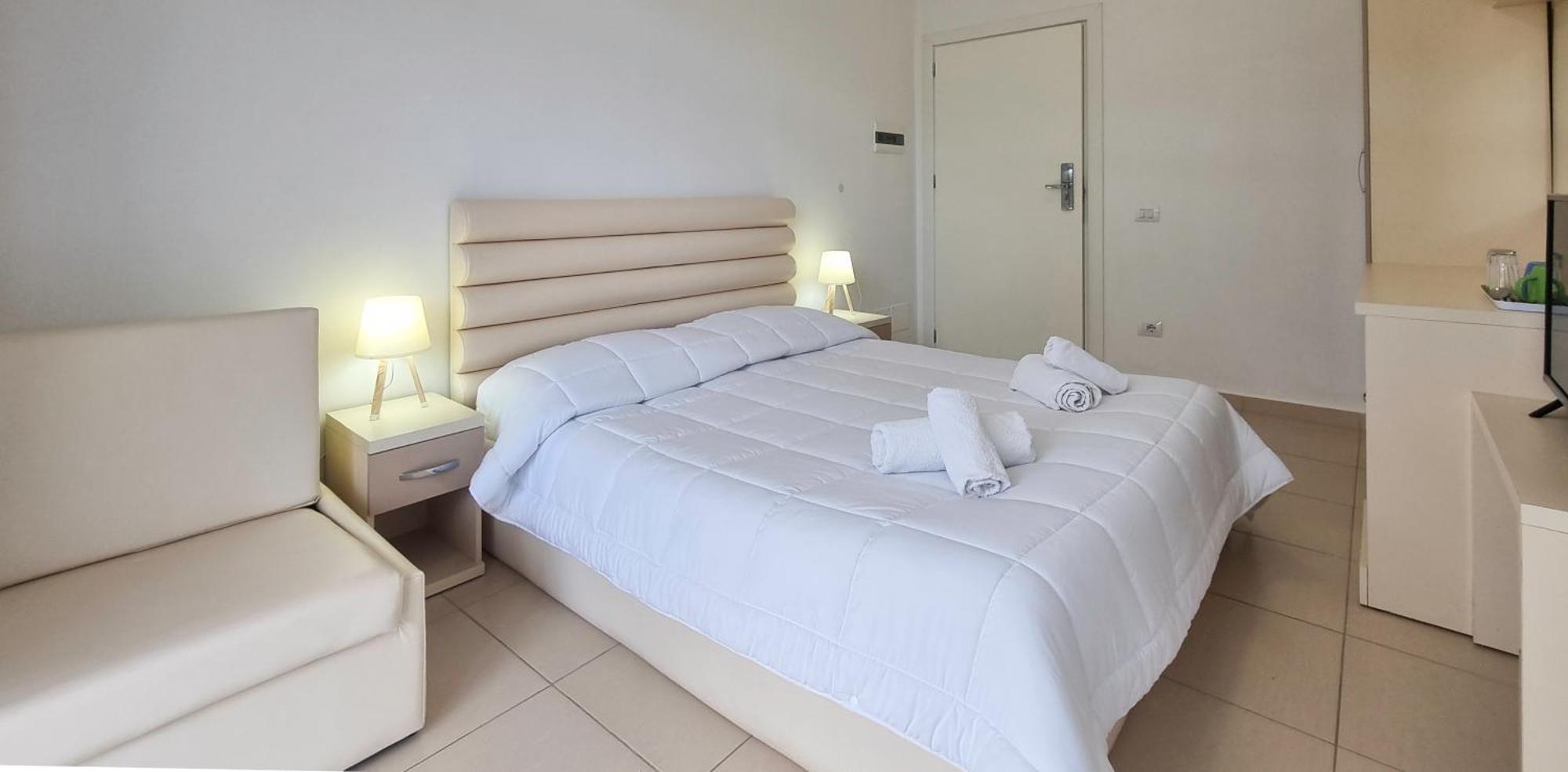The Sunny Side Apartment Himare Exterior foto
