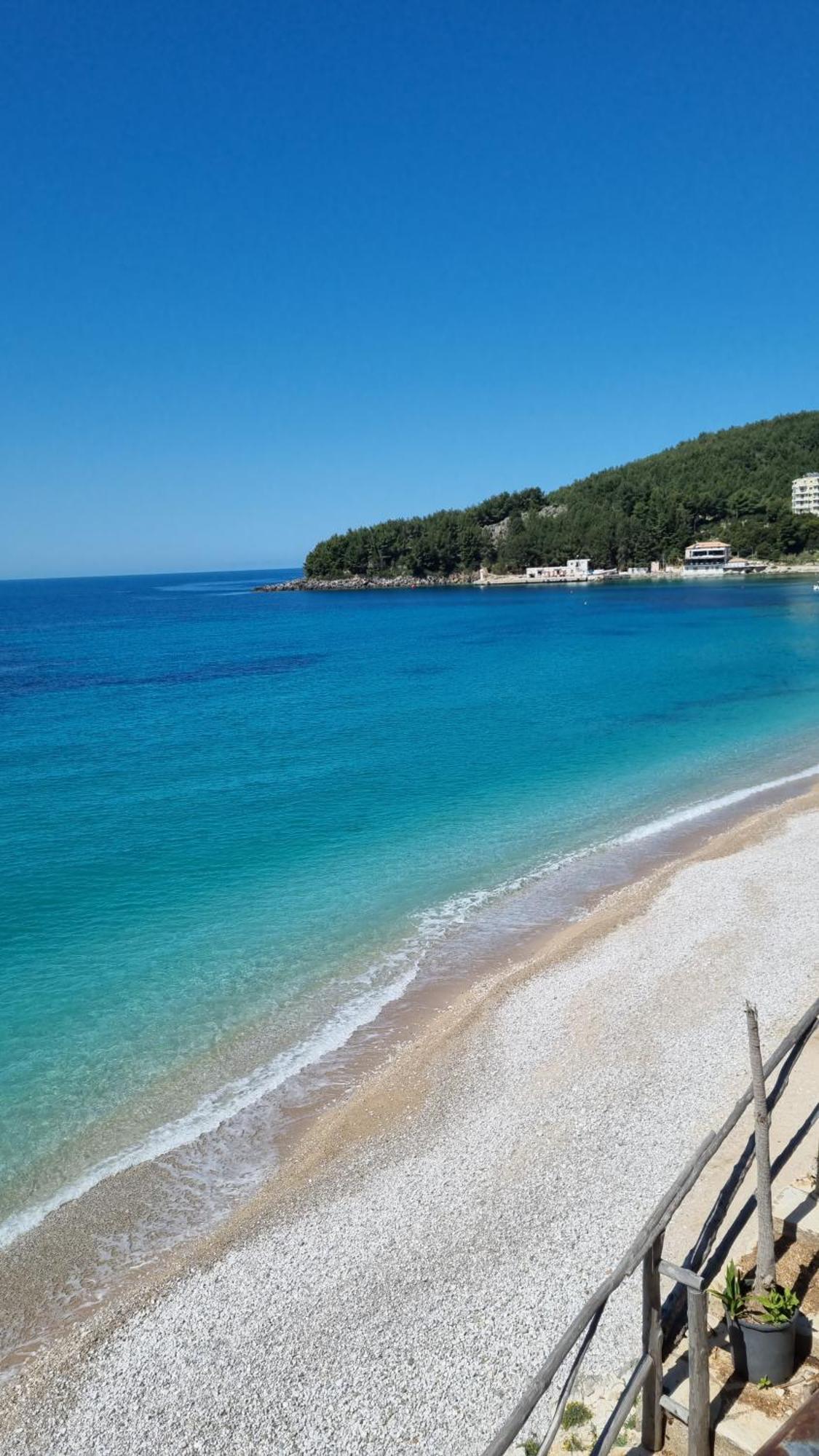 The Sunny Side Apartment Himare Exterior foto
